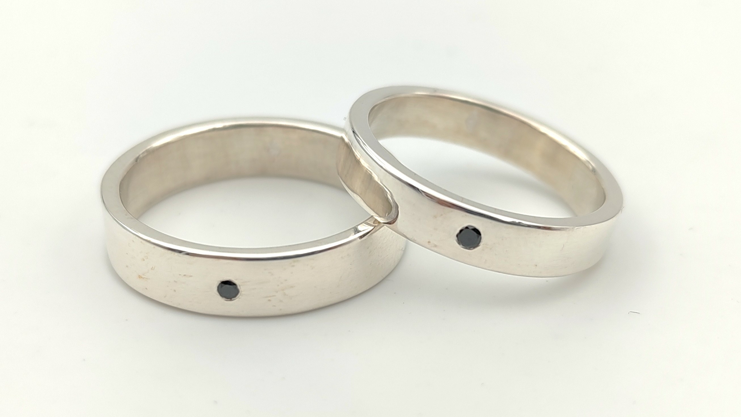 Alliances en argent 925 sertie de diamant noirs