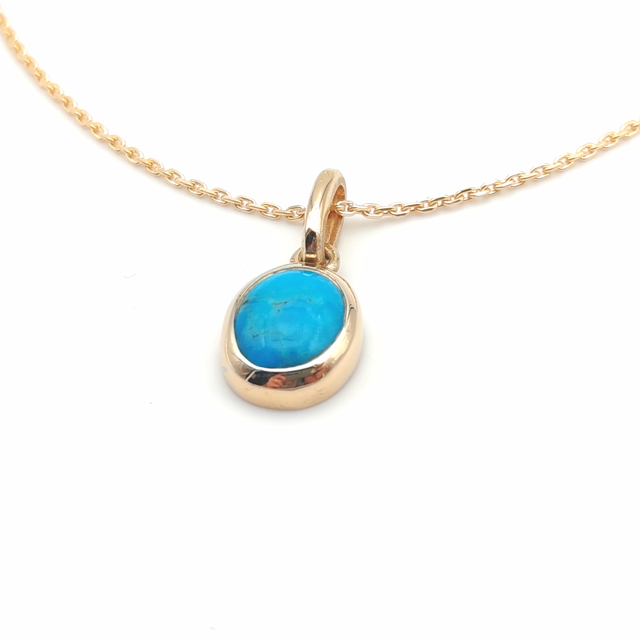 Création artisanale : pendentif sur mesure en or 750 millième avec Turquoise de Kingman sertie clos