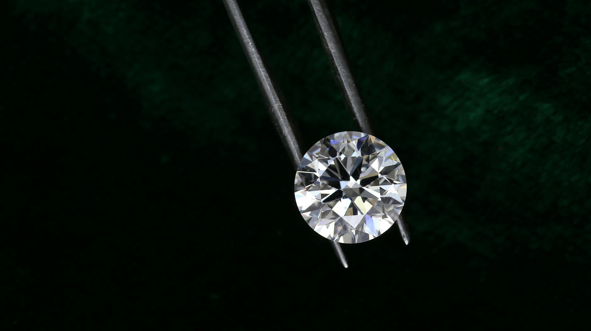 Diamant blanc taille brillant, gemme précieuse pour alliances et bagues de fiançailles en or 750