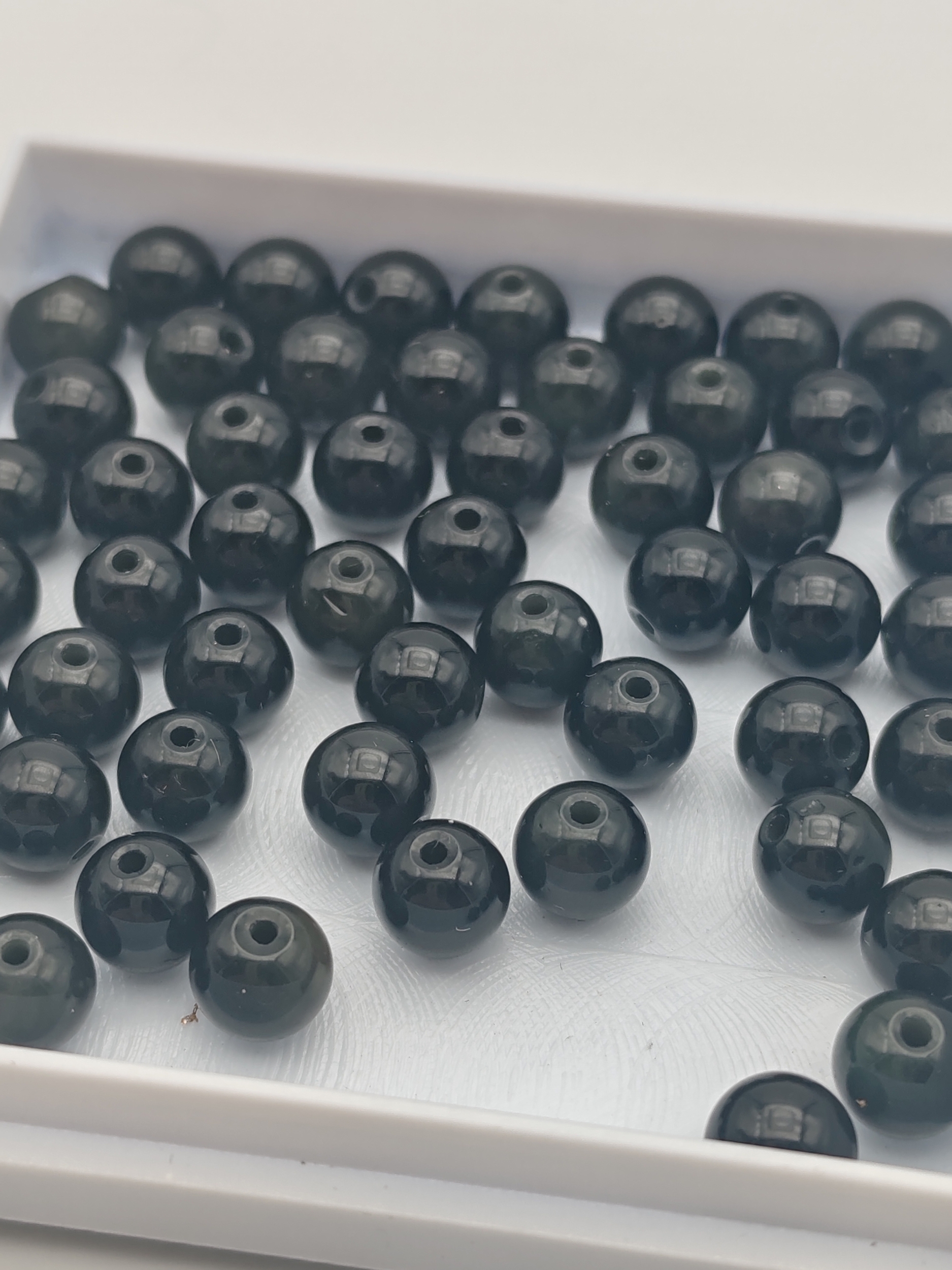 pierres rondes obsidiennes