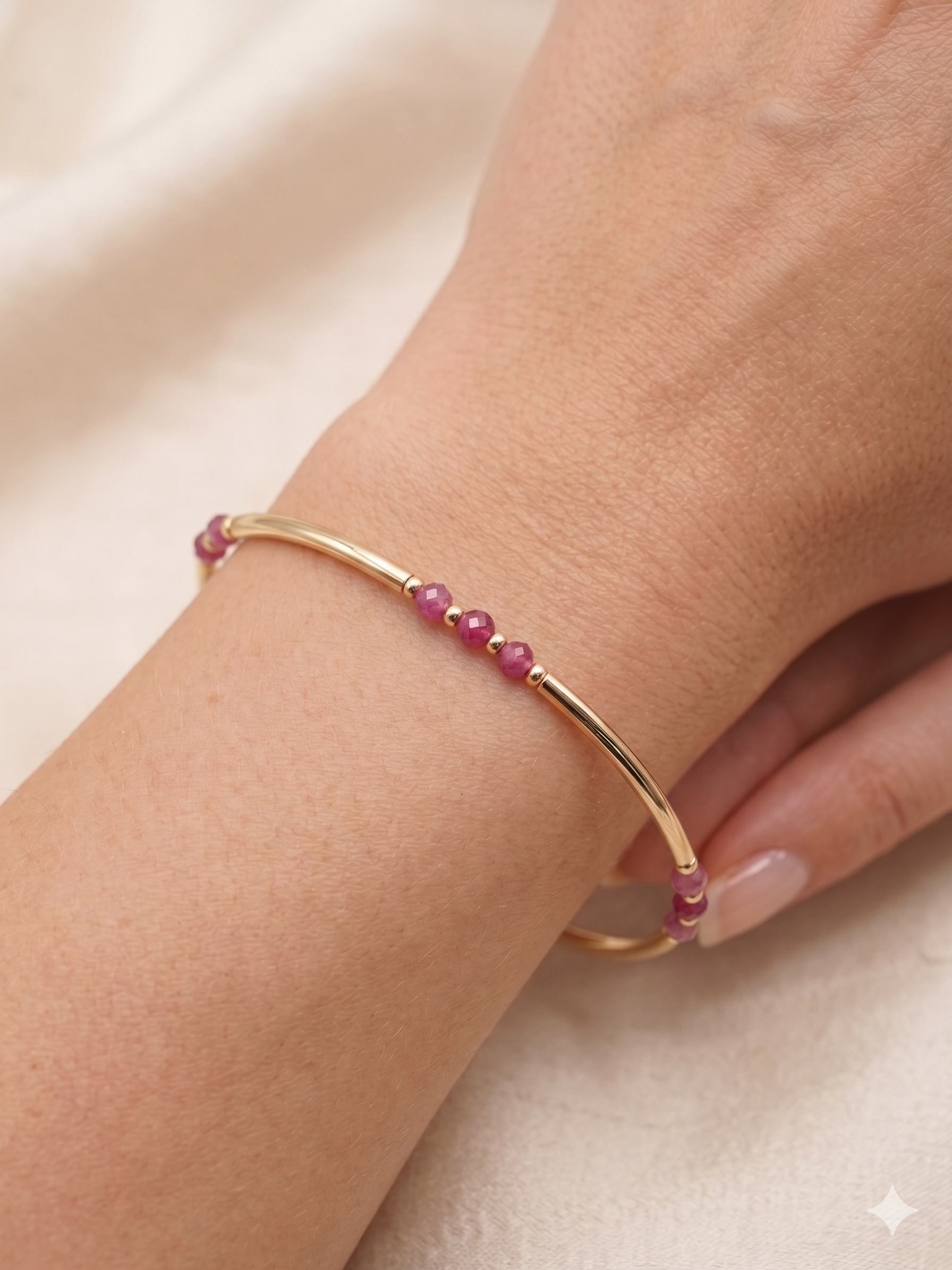 Bracelet Louxor en goldfilled et rubis naturels