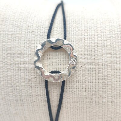 detail-bracelet-argent-massif-diamant-createur-valbonne