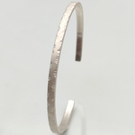 bracelet jonc homme en argent 925 brossé et sculpté sur les bords