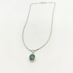 Collier turquoise de Kingman (Arizona) serti clos