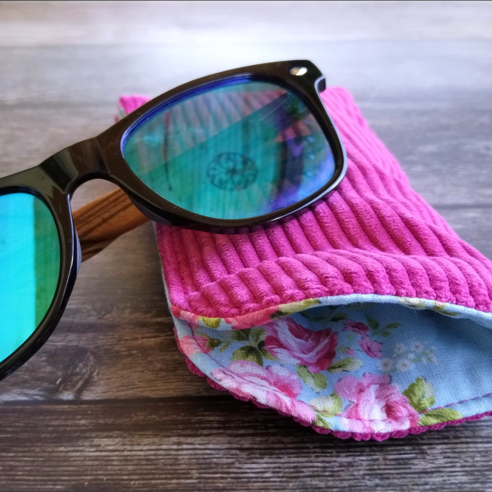 Etui à lunettes velours rose bleu roses