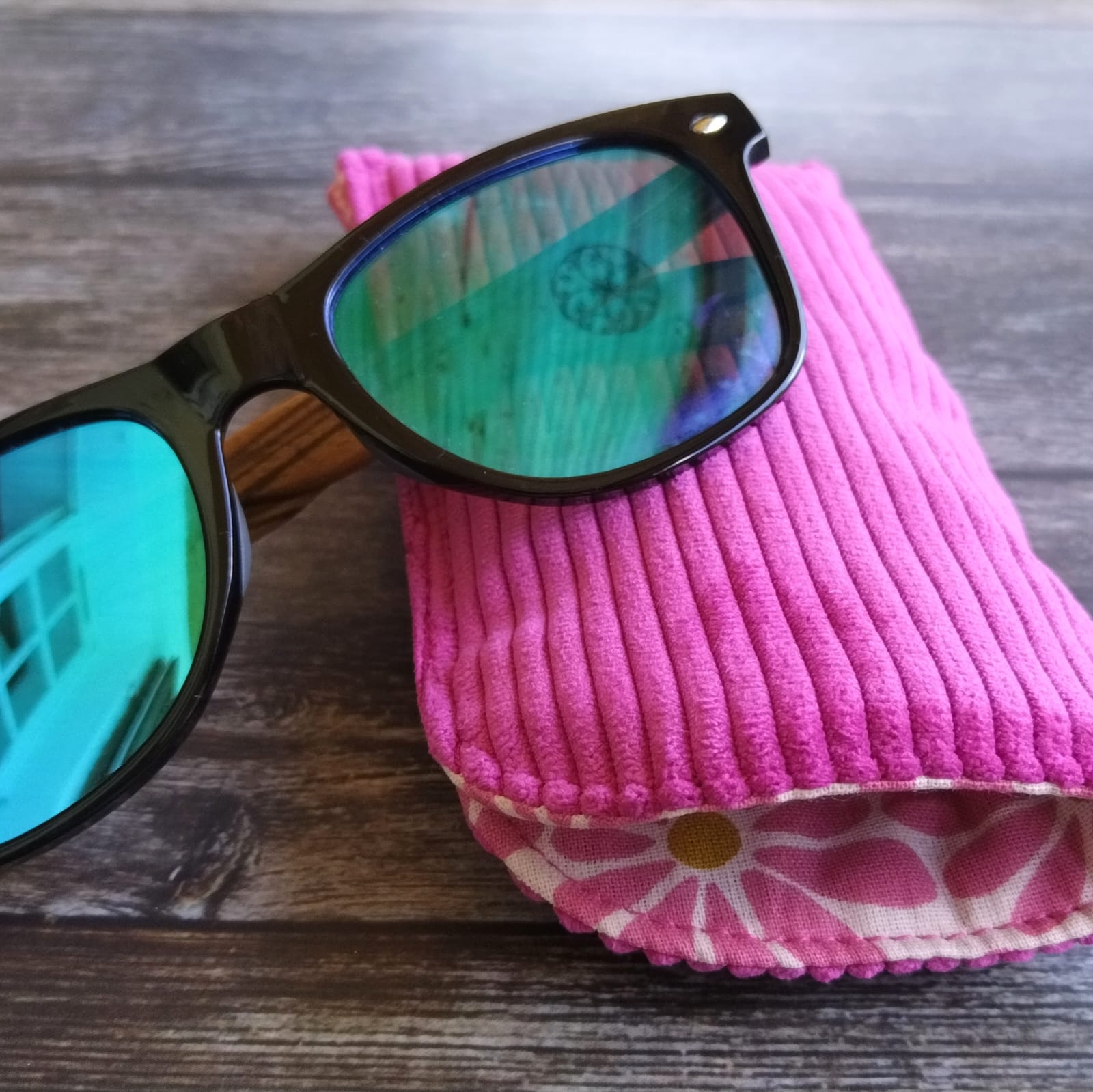 Etui à lunettes velours rose fleurs roses