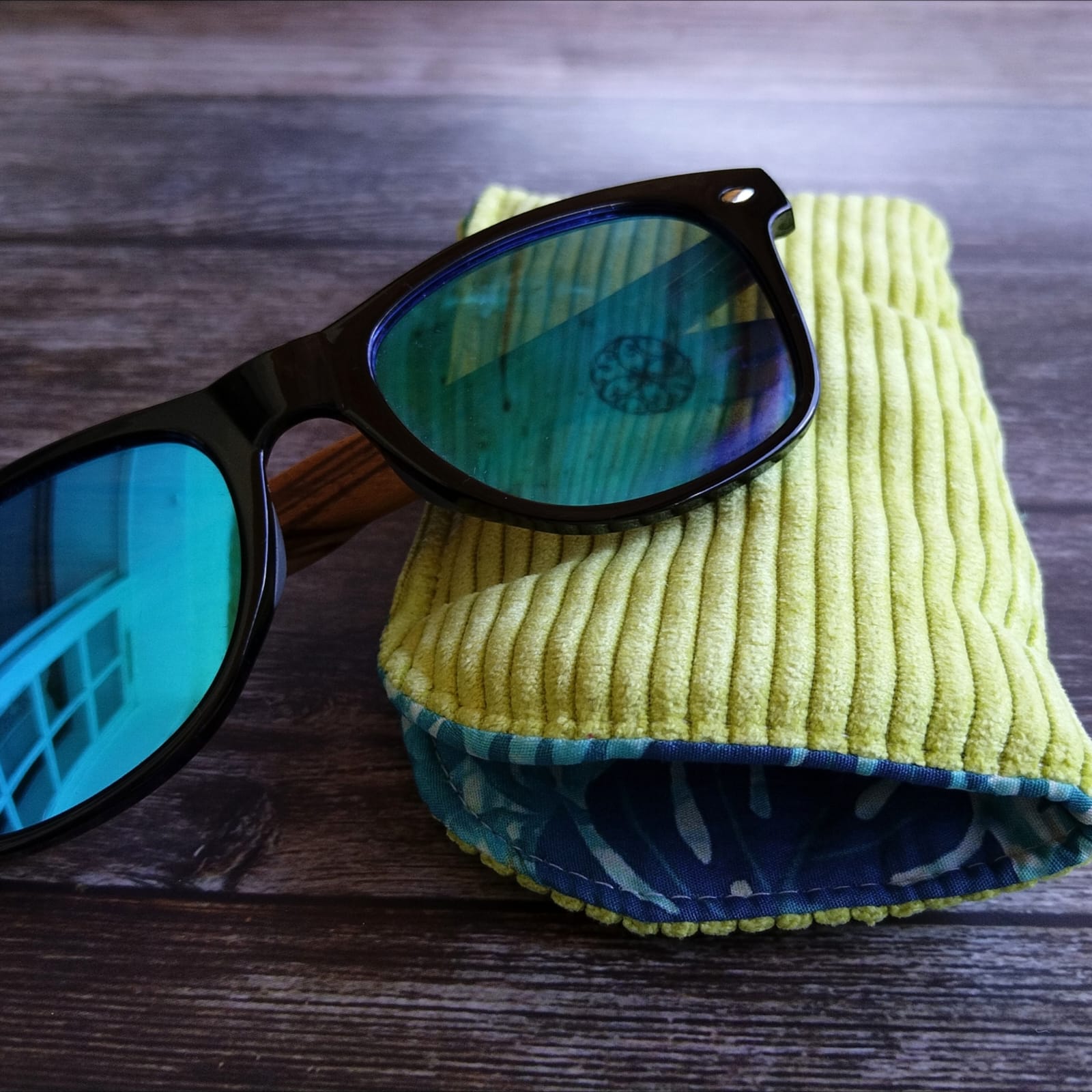 Etui à lunettes velours vert anis vert feuillages