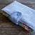 Housse livre de poche velours bleu clair bleu roses