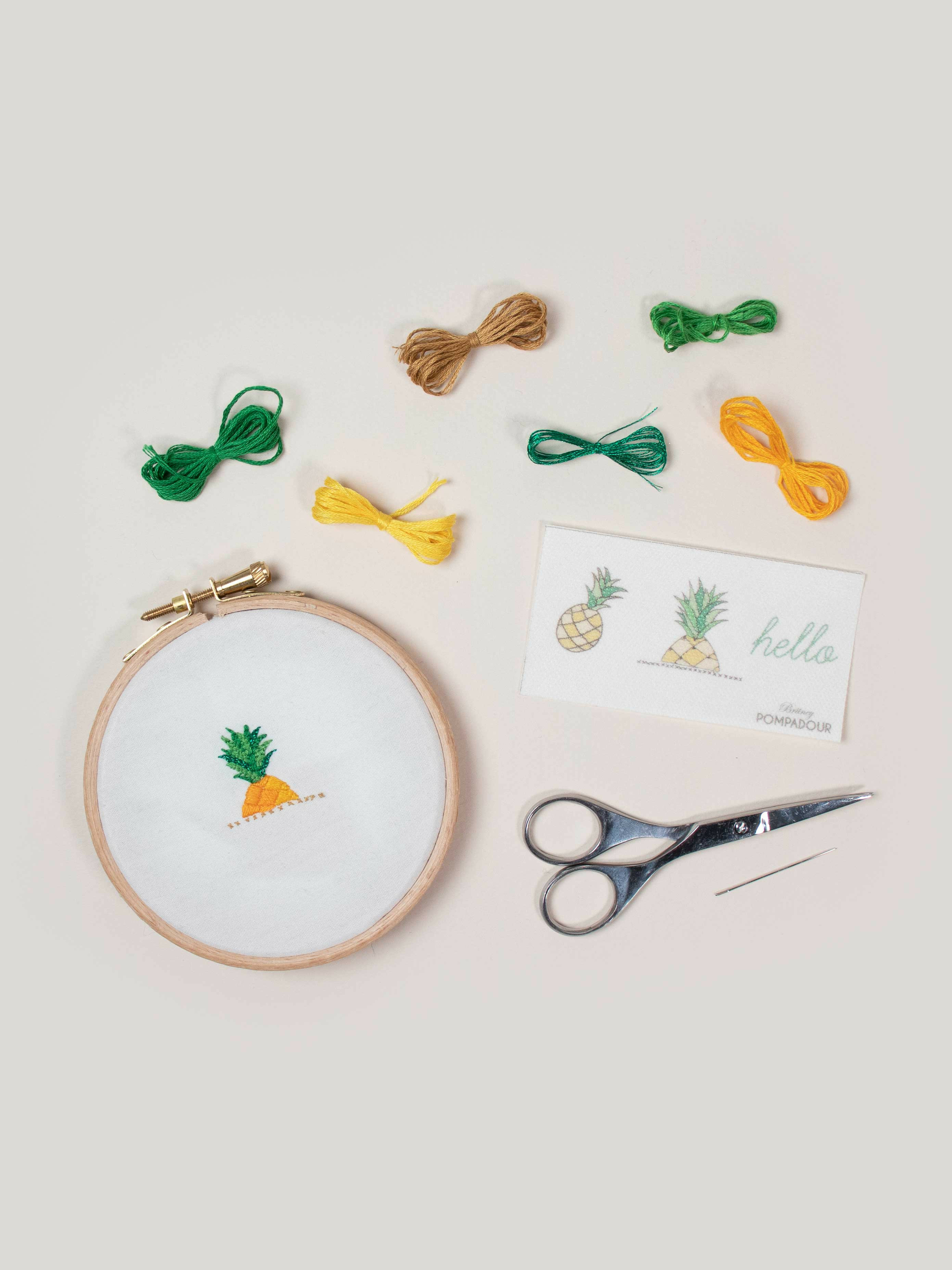 kit-de-broderie-ananas-hello