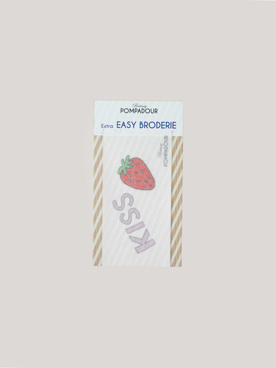 motif-et-fil-broderie-fraise-kiss