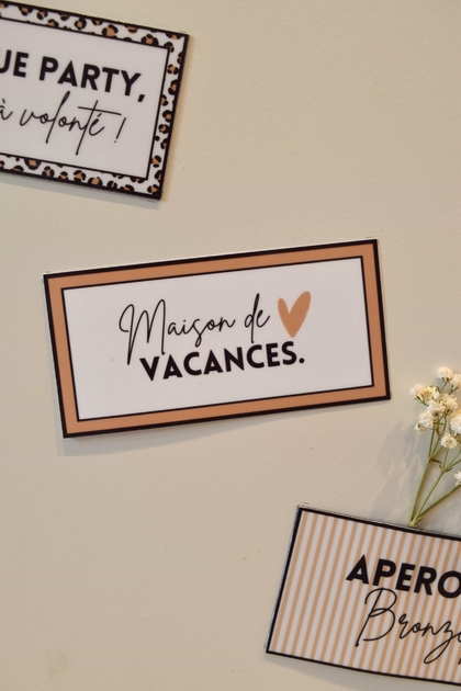 Magnet à frigo avec cadre beige et message : Maison de Vacances