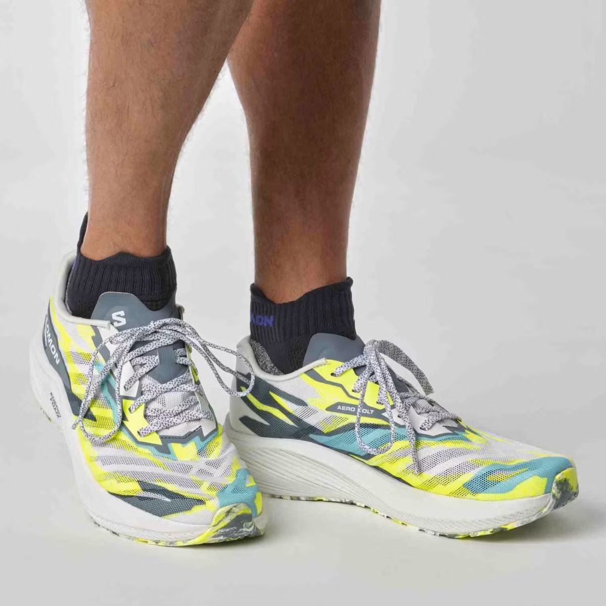 Chaussures running homme Salomon AERO VOLT Blanc Bleu grisé Jaune fluo (4)