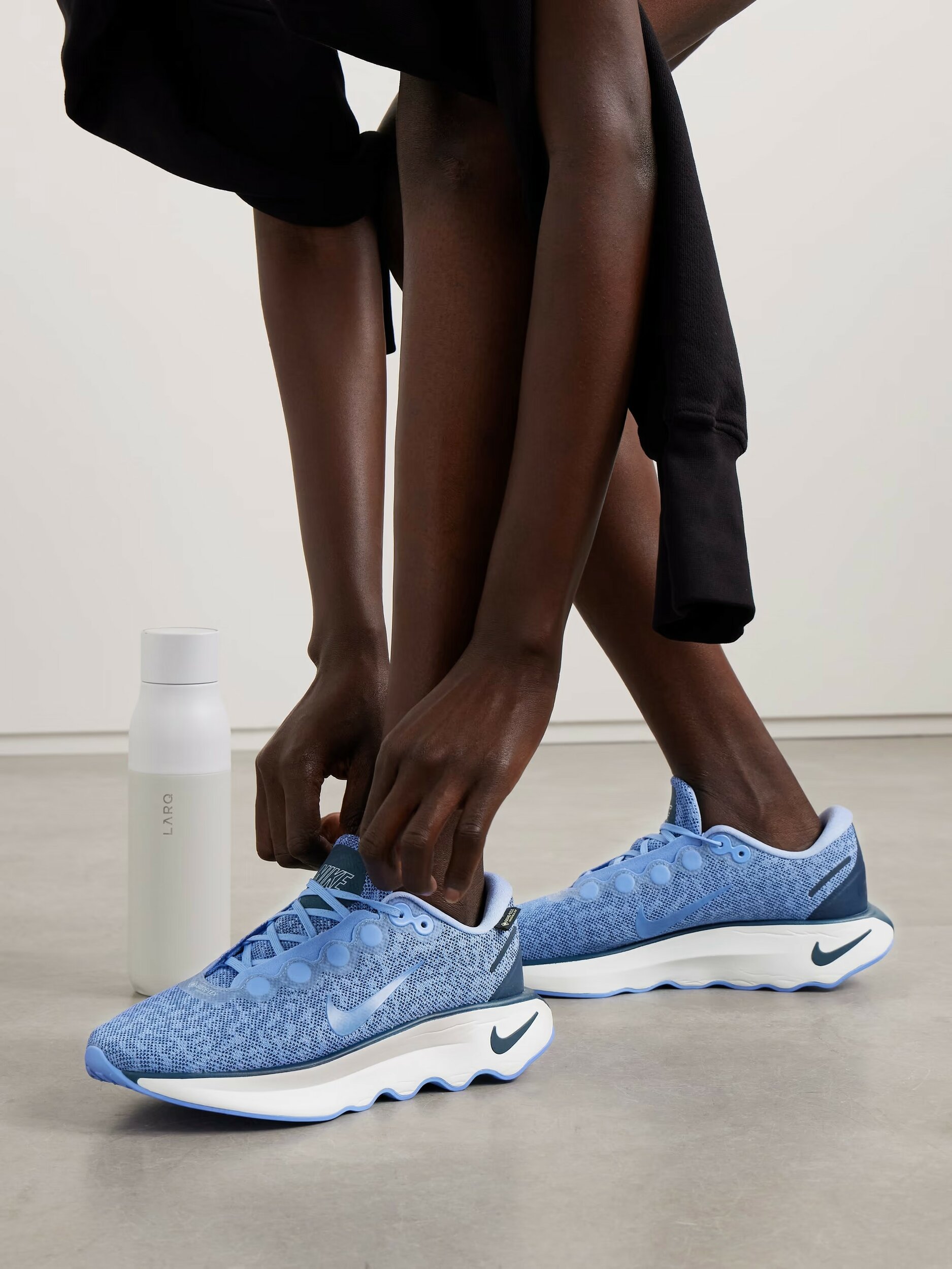 Chaussures running femme Nike WMNS NIKE MOTIVA GTX Bleu Blanc Bleu marine Bleu brillant 11