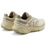 Chaussures running homme New Balance Fresh Foam X 1080 Ultra Beige clair Gris clair Blanc cassé (2)