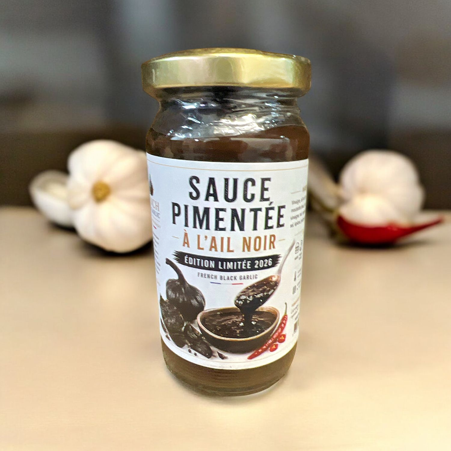 sauce pimentée à lail noir - french Black garlic - 2