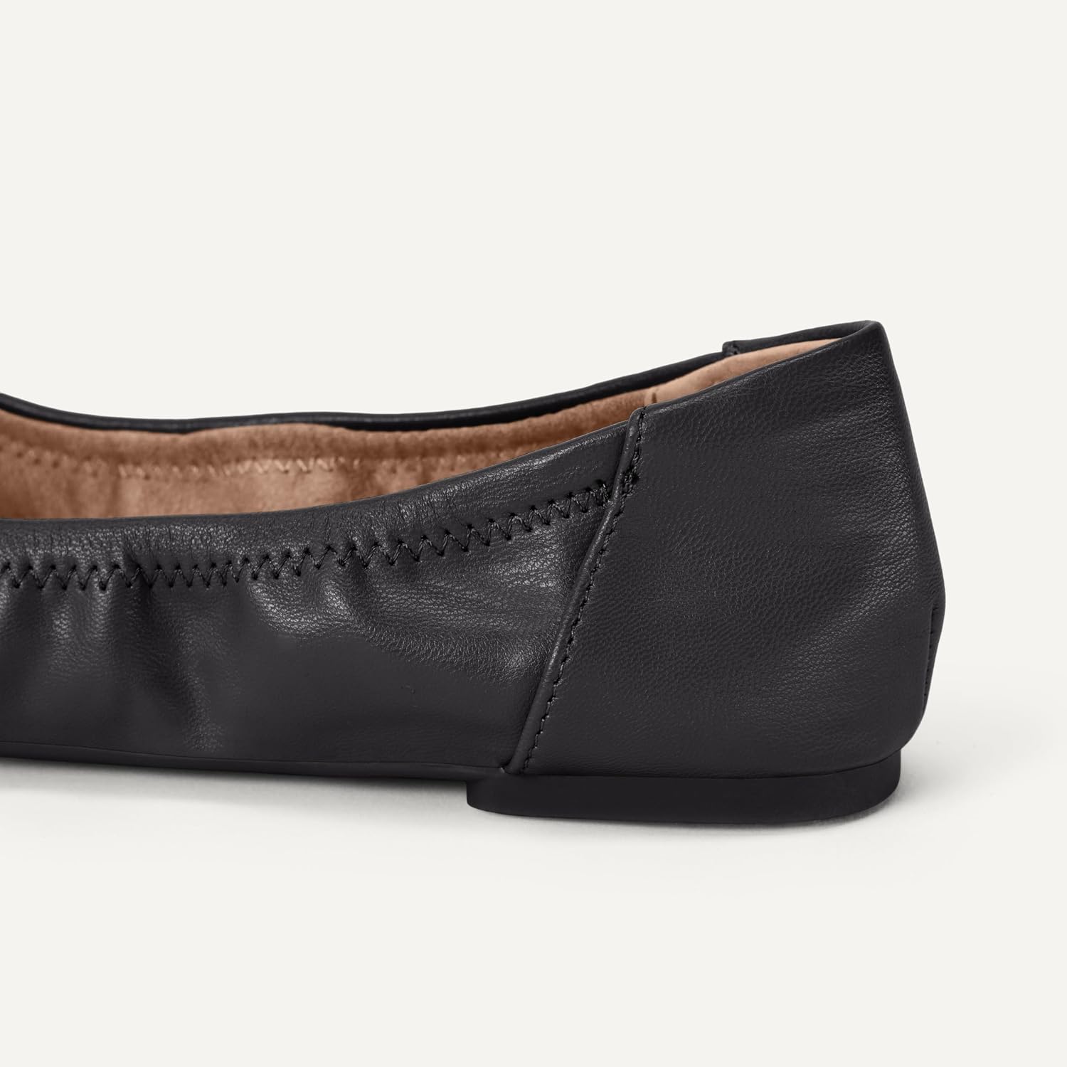 Amazon Essentials Womens Comfortable Round Toe Ballet Flats, Cushioned Memory Foam 10 Black Faux Leather 6
