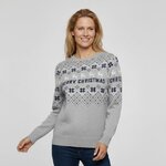 Vrouw in chique grijze kersttrui Merry Christmas
