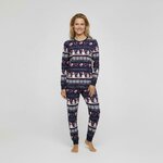 Vrouw in tweedelige kerstpyjama Kerstnacht van biologisch katoen