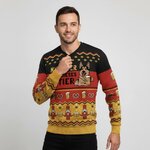 Man in grappige kersttrui met Duitse herder en bierpullen