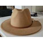 chapeau1