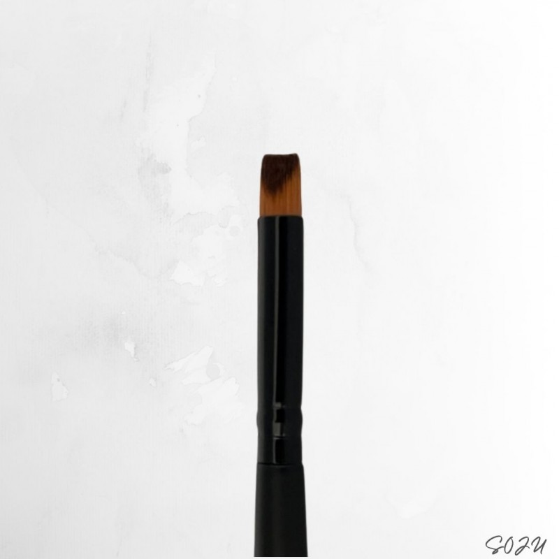 pinceau-precision-highlighter-teint (1)