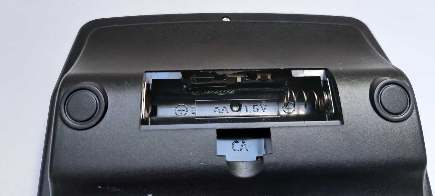 camera-espion-calculatrice-arriere-compariment-pile