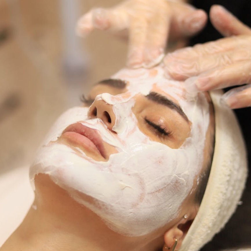 photos gratuites de apaisant appliquer un masque asie