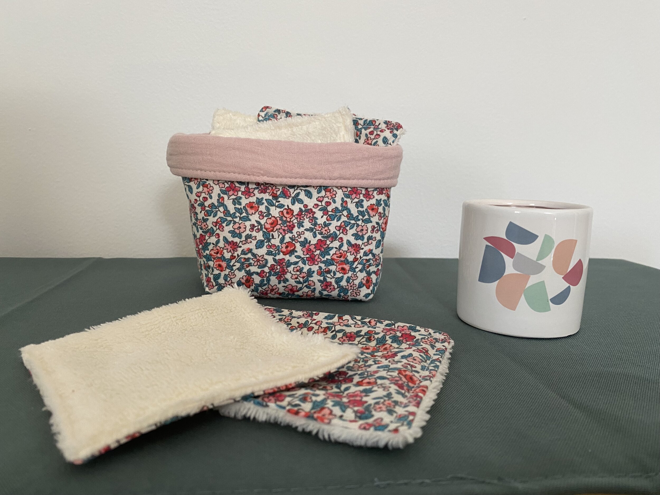 Panière de rangement en tissu matelassé artisanale