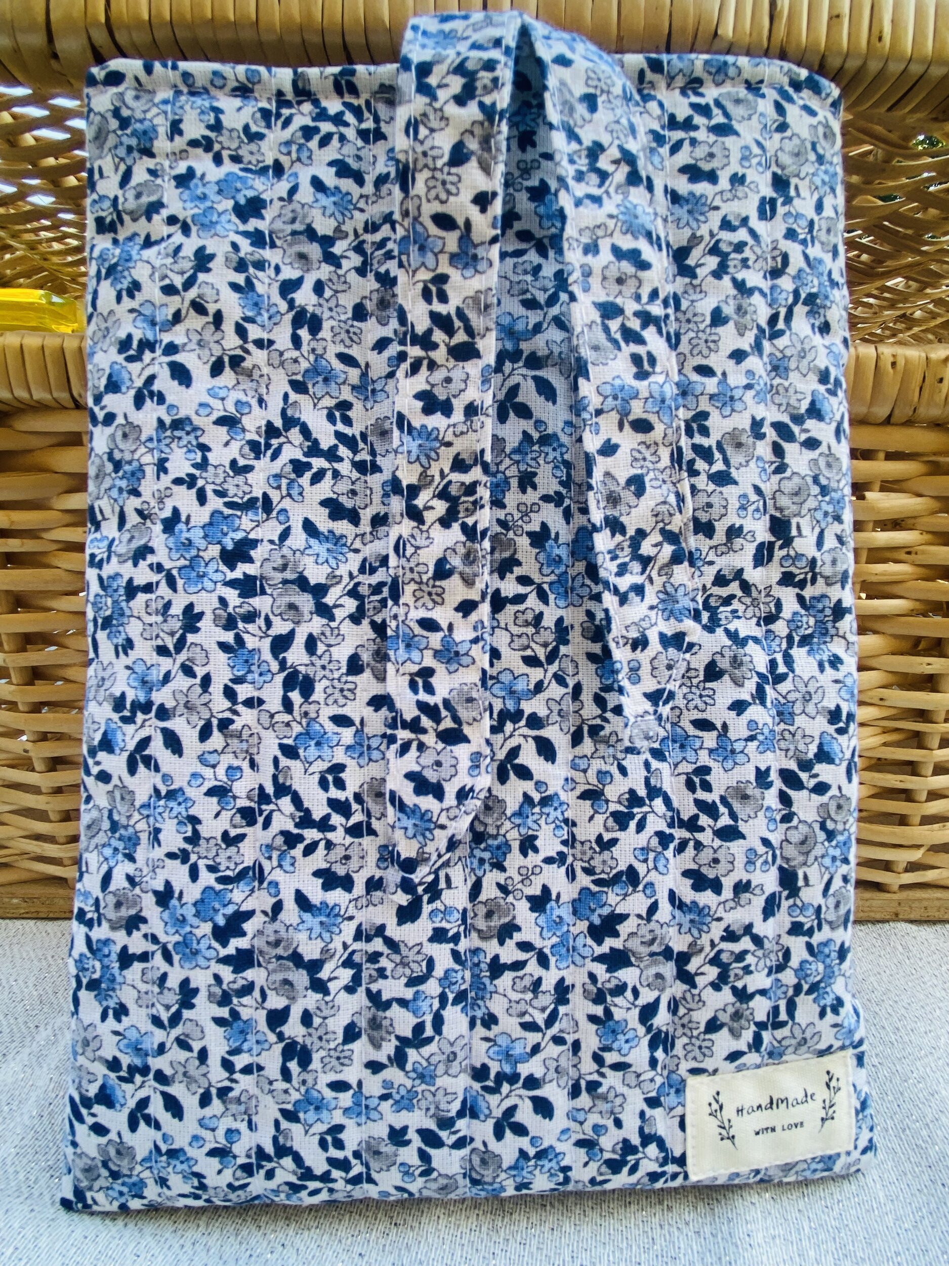 housse pour livre fleuri bleu fait main pastel couture