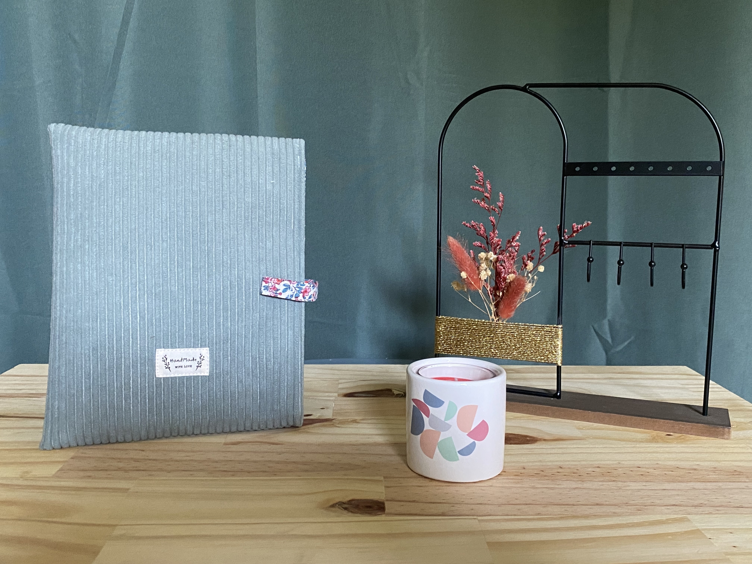 Pochette à livre artisanale avec doublure fleurie