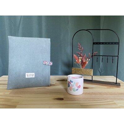 Pochette à livre artisanale avec doublure fleurie