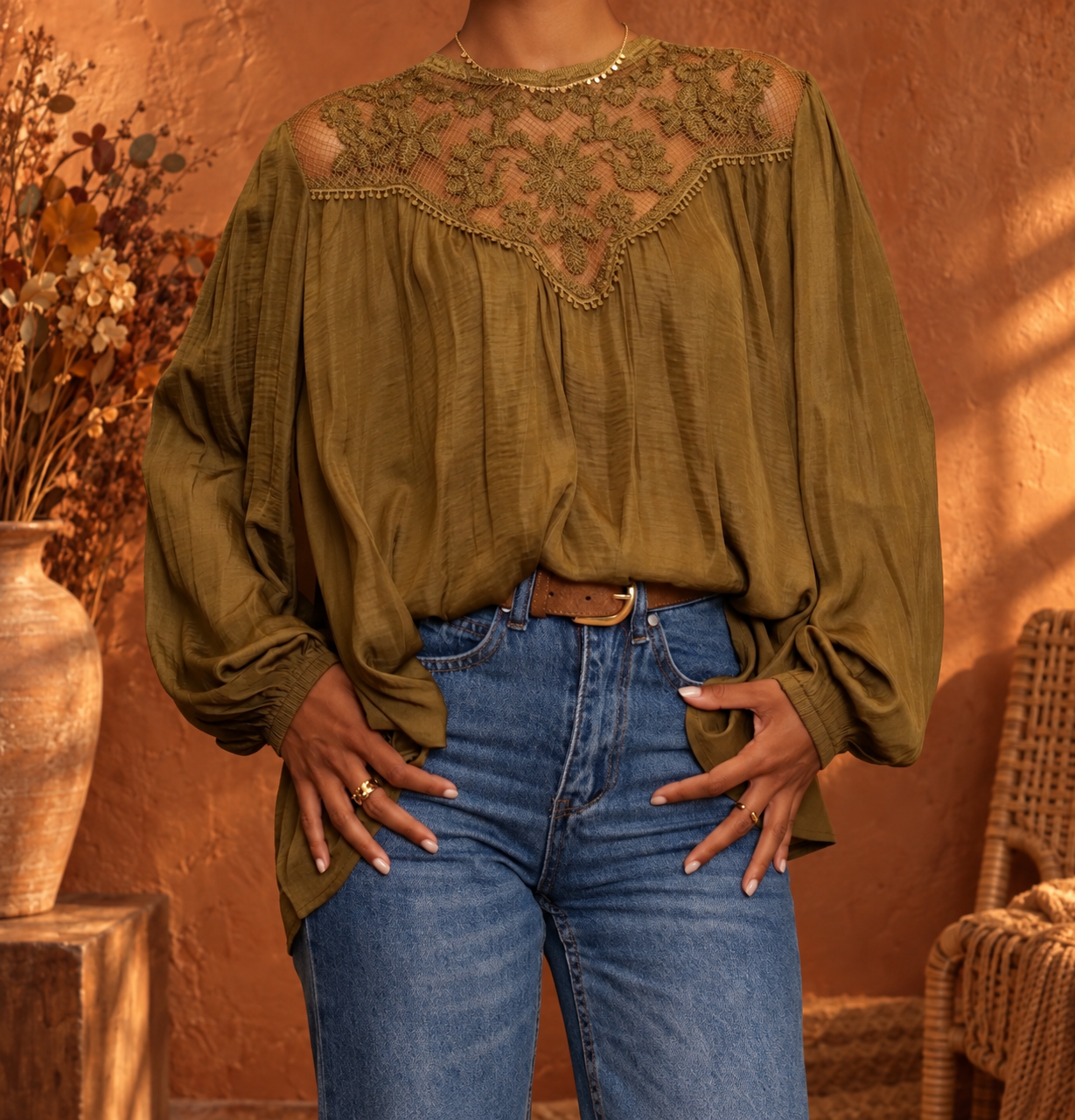 BLOUSE SATIN COL DENTELLE KAKI OLIVE