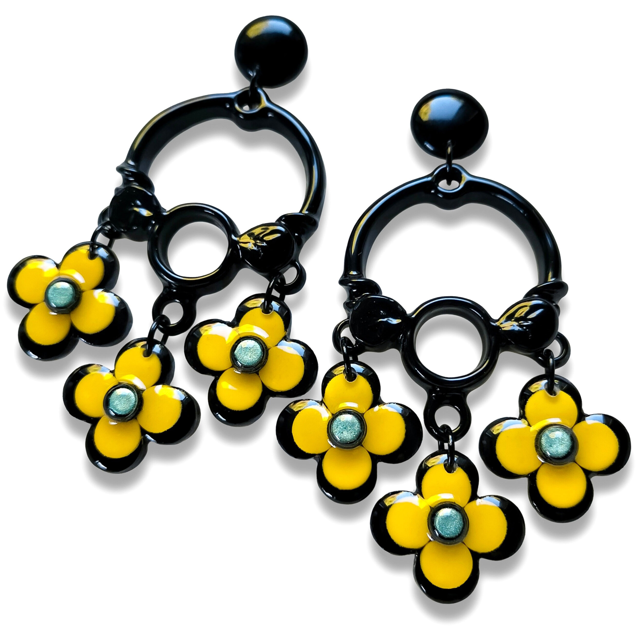 Boucles-oreilles-grandes-fleurs-jaunes-noires