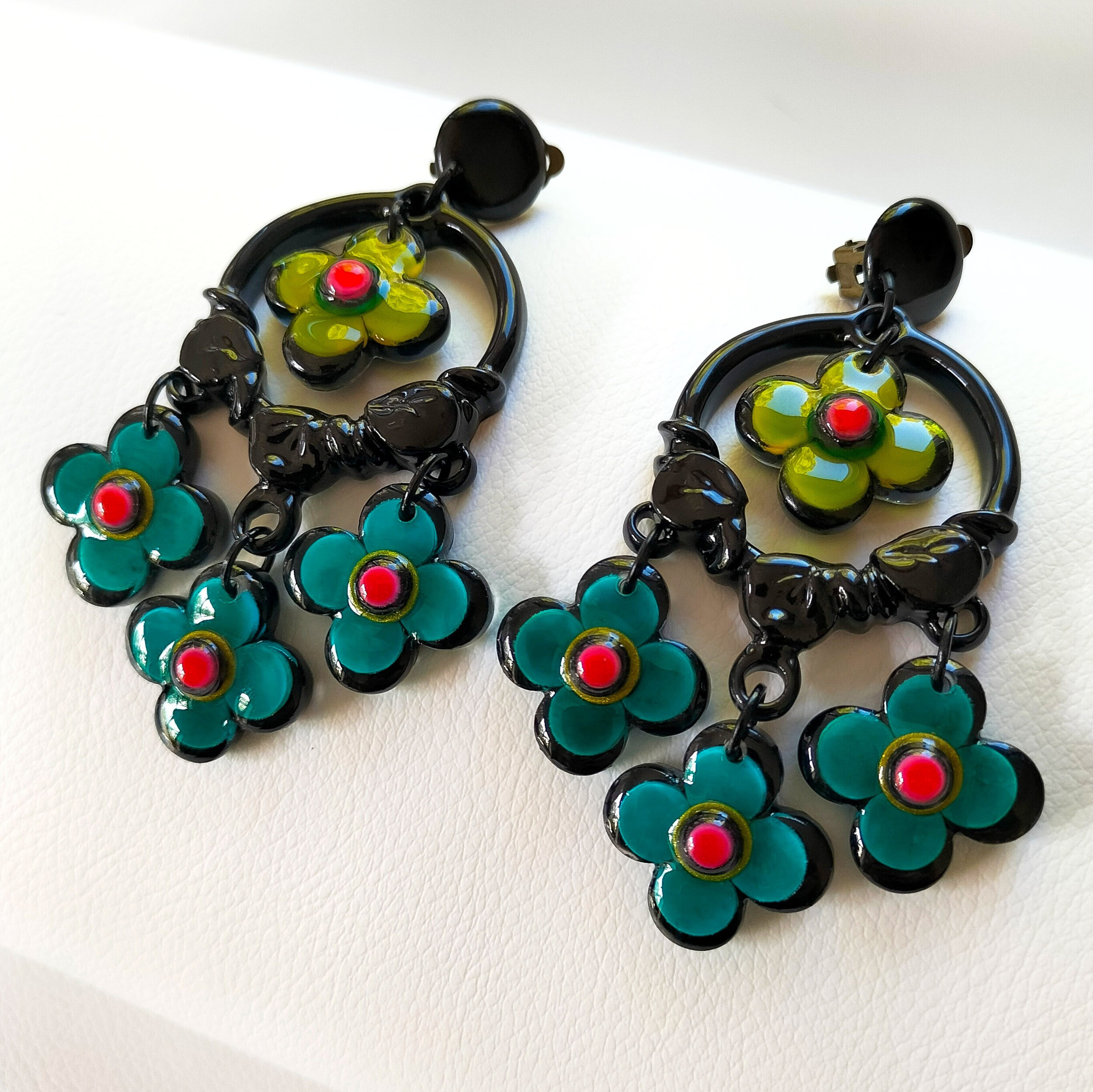 Boucles-oreilles-grandes-fleurs-turquoise-vertes-8 (1)