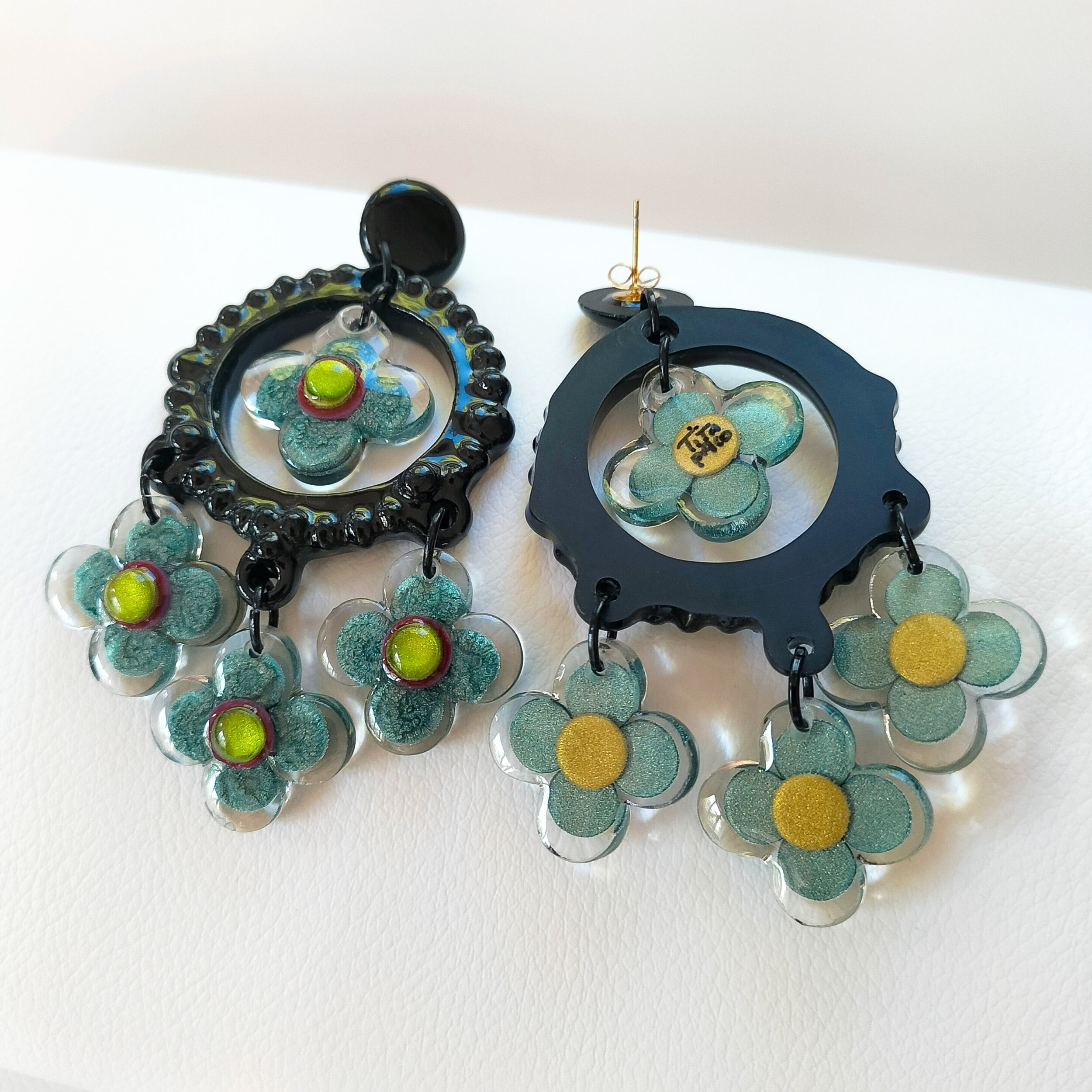 Boucles-oreilles-grandes-fleurs-argent-bleu-6