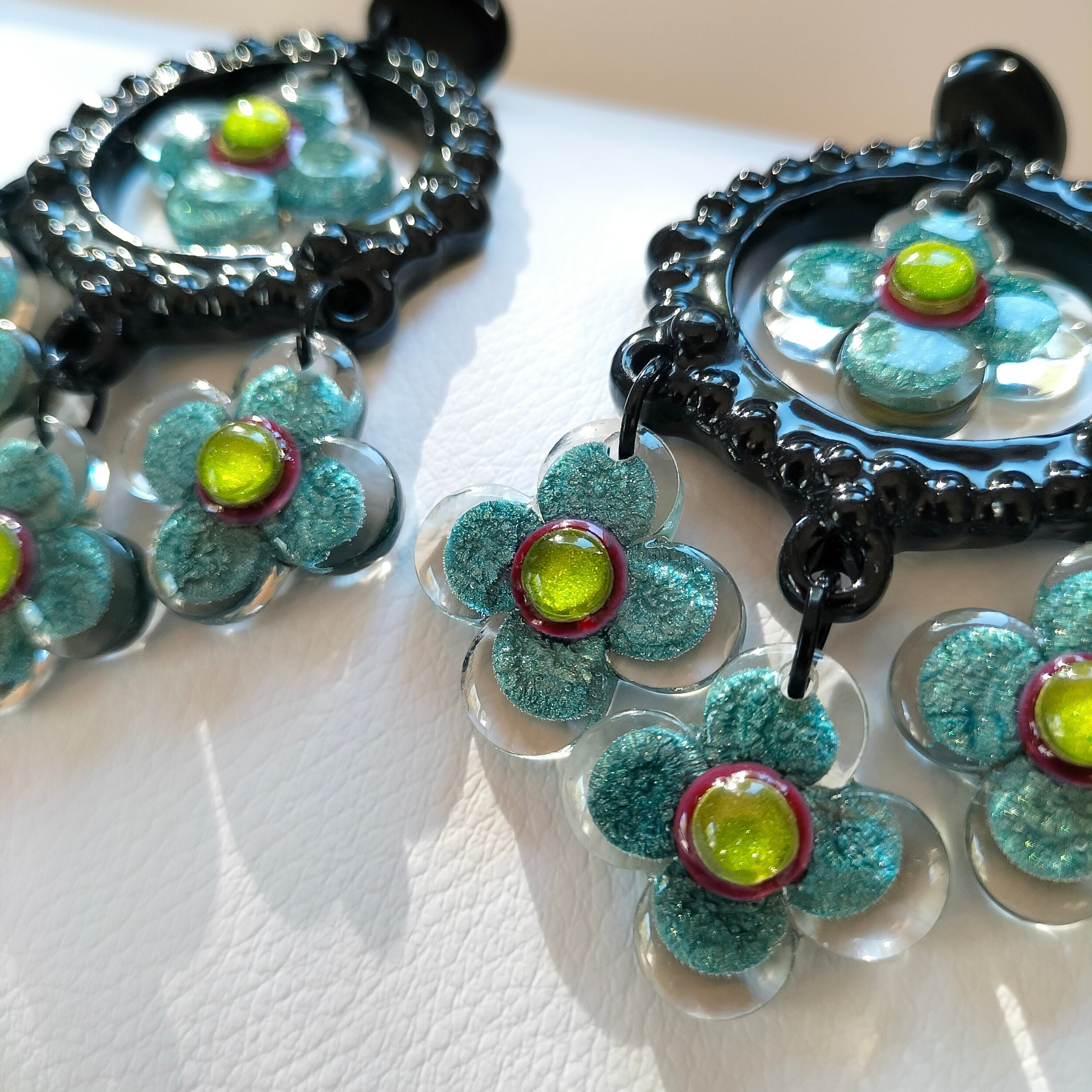 Boucles-oreilles-grandes-fleurs-argent-bleu-8