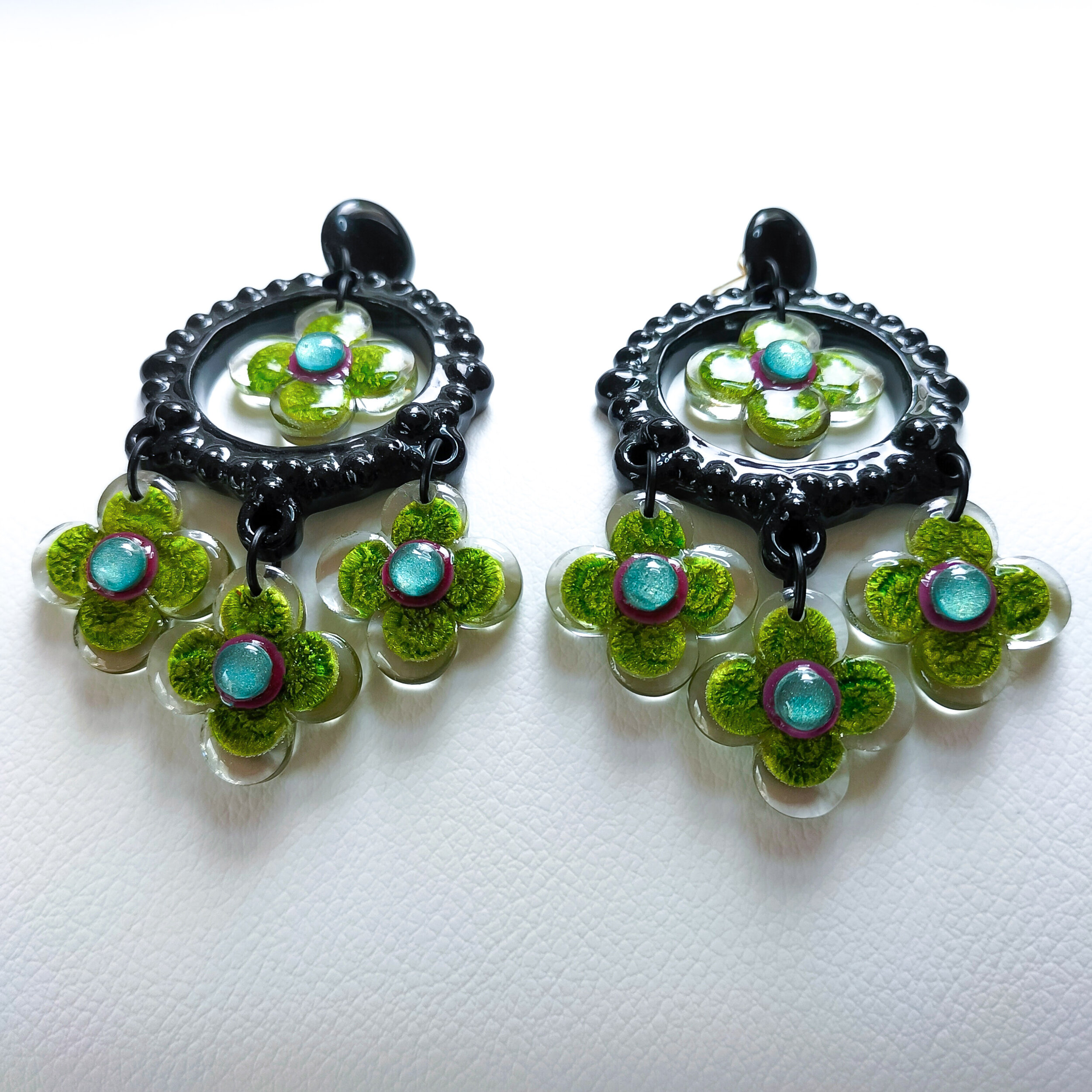 Boucles-oreilles-grandes-fleurs-vert-or-4