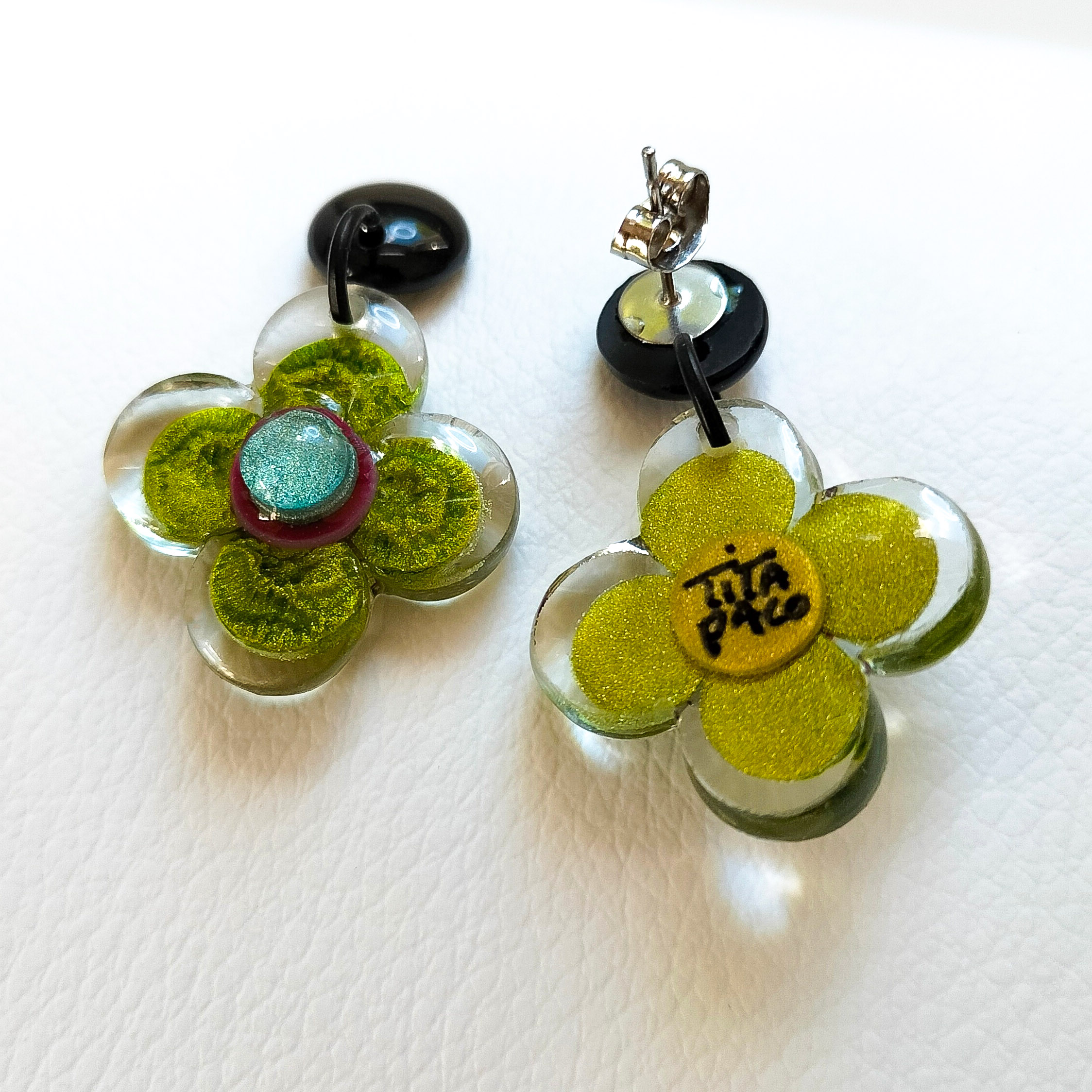 Boucles-oreilles-petites-fleur-verte-9