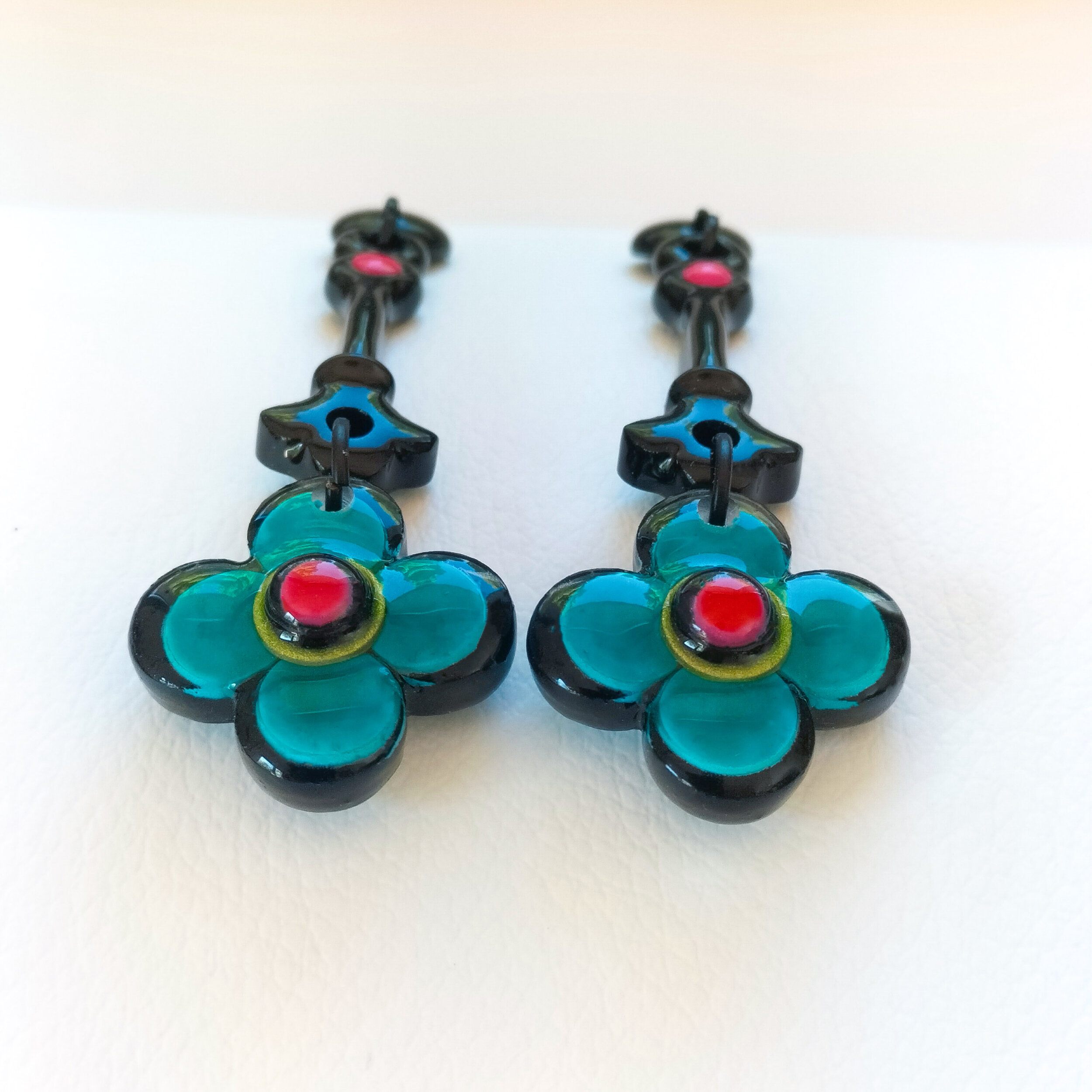 Boucles-oreilles-longues-fleurs-turquoise-2
