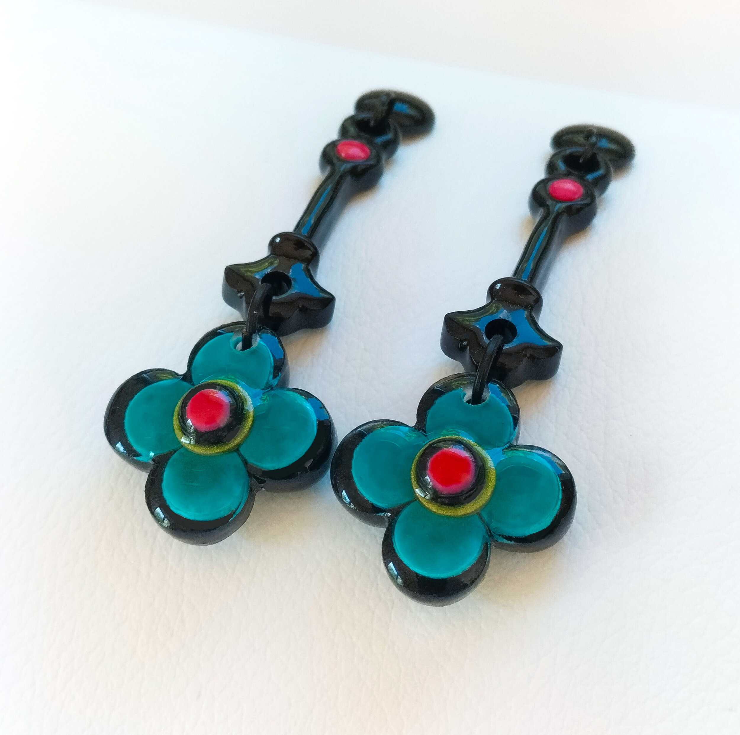 Boucles-oreilles-longues-fleurs-turquoise-1