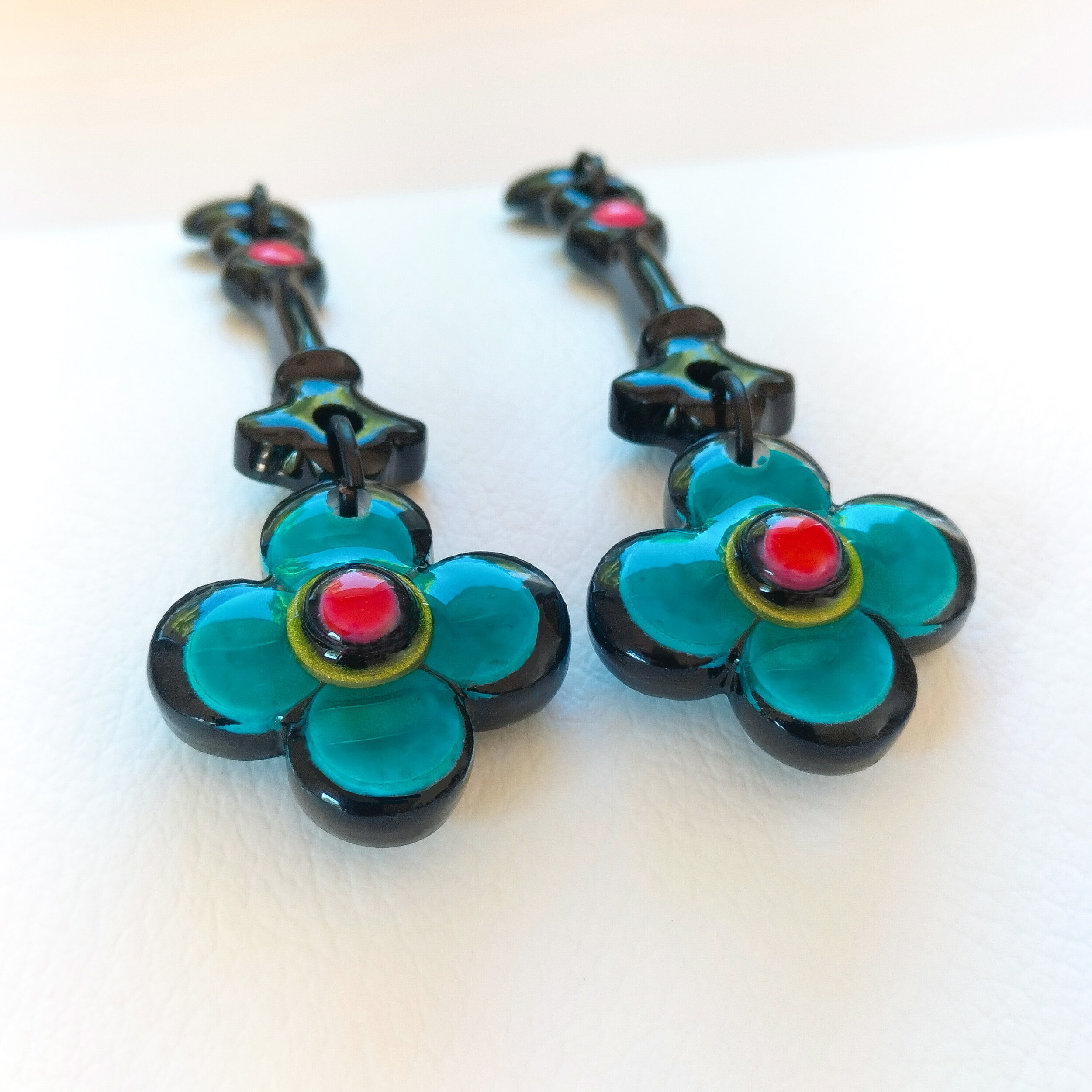 Boucles-oreilles-longues-fleurs-turquoise-5