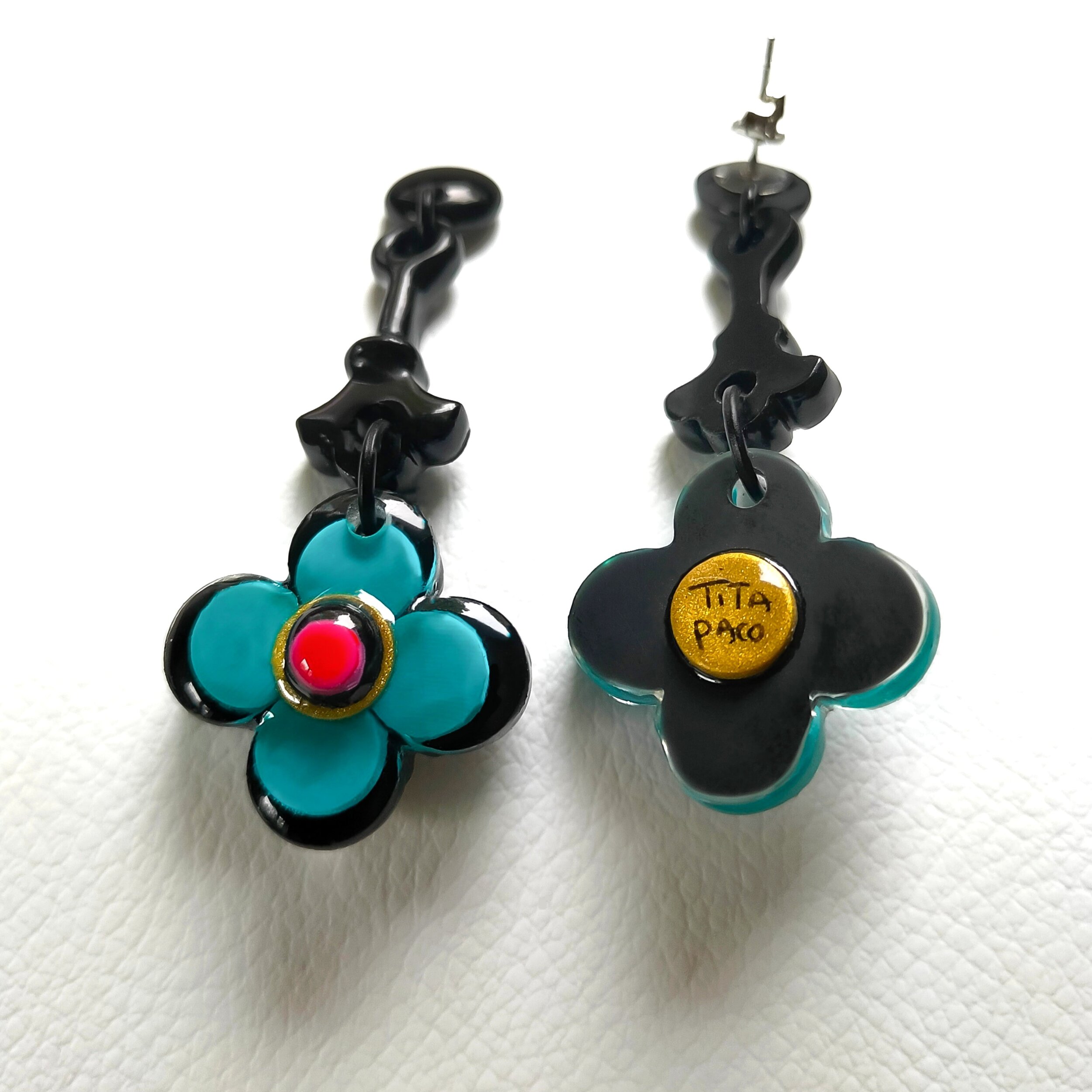 Boucles-oreilles-moyennes-fleurs-turquoise-3