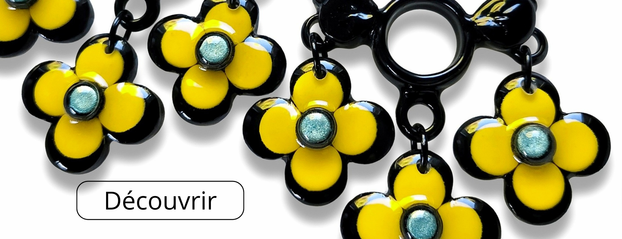 Grandes boucles d'oreilles à créoles pendantes à fleurs jaunes et noires et cœurs bleus glacier