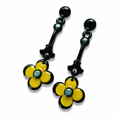 Boucles-oreilles-longues-fleurs-jaunes-noires-2