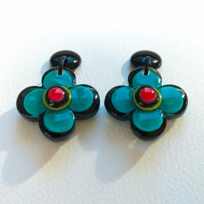 Boucles-oreilles-petites-fleurs-turquoise-2