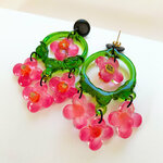 boucles-d-oreilles-xl-creole-verte-fleurs-roses-1