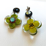 Boucles-oreilles-petites-fleur-verte-9