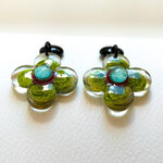 Boucles-oreilles-petites-fleur-verte-10