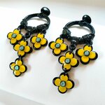 Boucles-oreilles-xxl-fleurs-jaunes-noires-10