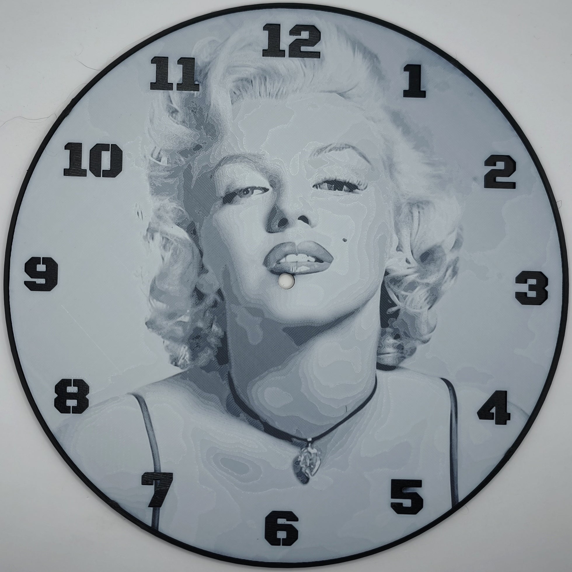 horloge_complete_Marilyn_Monroe_impression_3D_nombres_couleur_noir